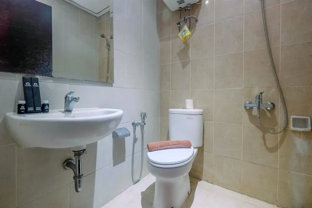 Джакарта: Comfort And Homey 2Br At Nifarro Park Apartment
