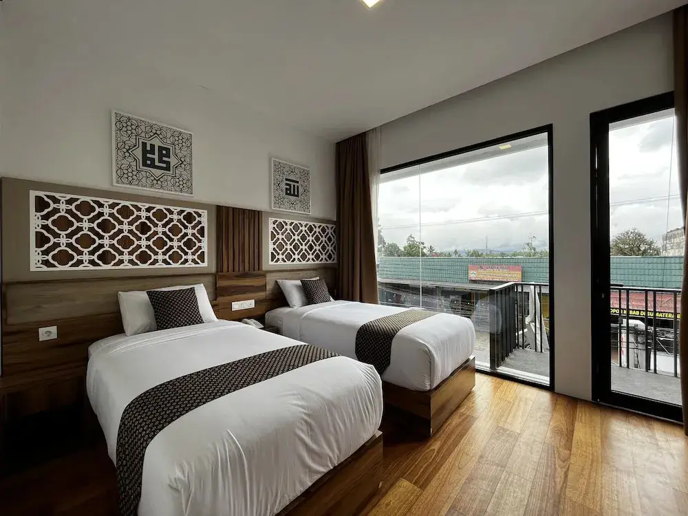 Букиттинги: Mulia Hotel Syariah