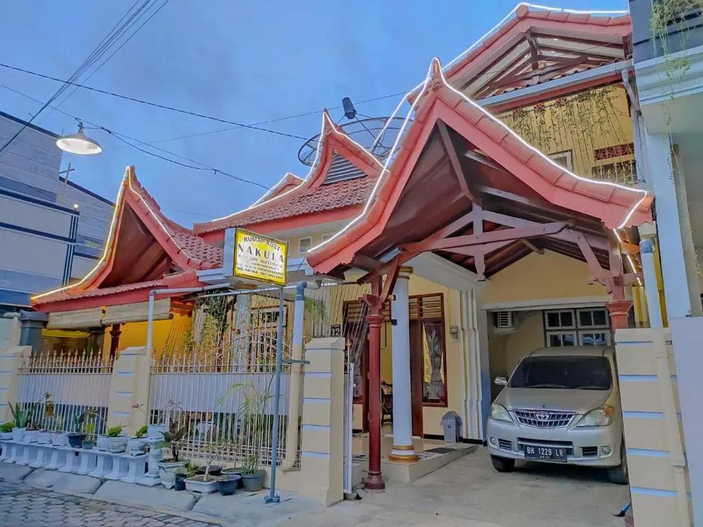 Баньюванги: Rumah Kost Nakula