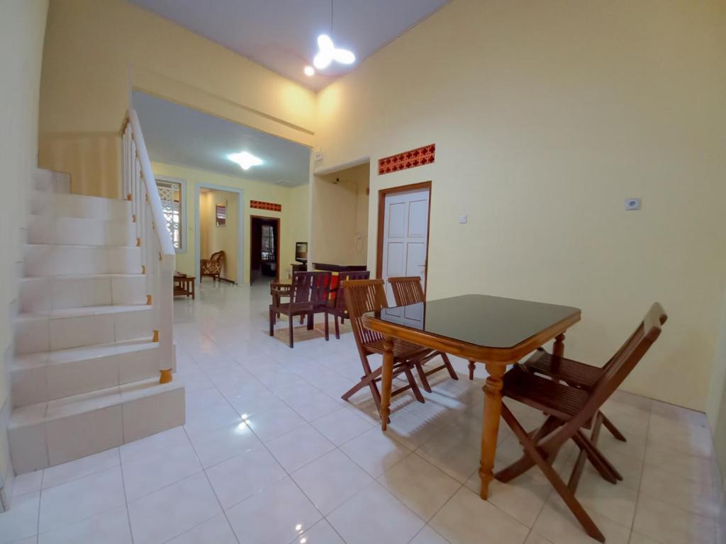 Баньюванги: Rumah Kost Nakula