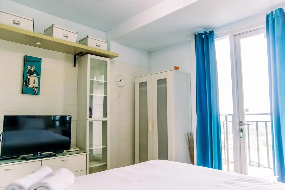 Джакарта: Cozy Studio With City View At Apartment Woodland Park Residence