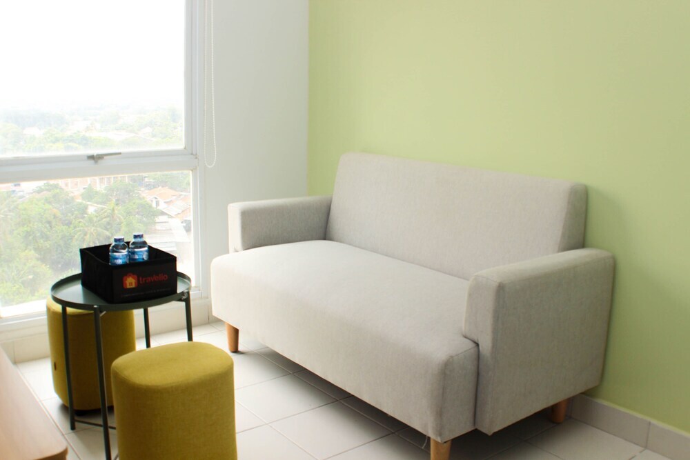 Бекаси: Fully Furnished And Cozy 2Br Apartment At Patraland Urbano