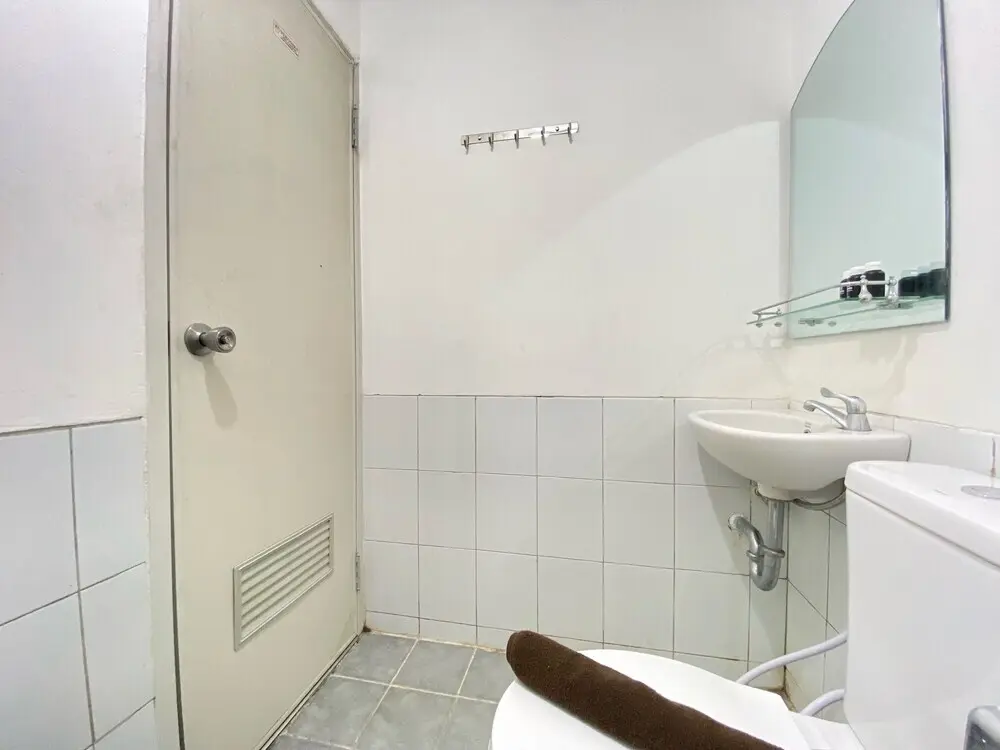 Бандунг: Comfort Studio With City View At Grand Asia Afrika Apartment