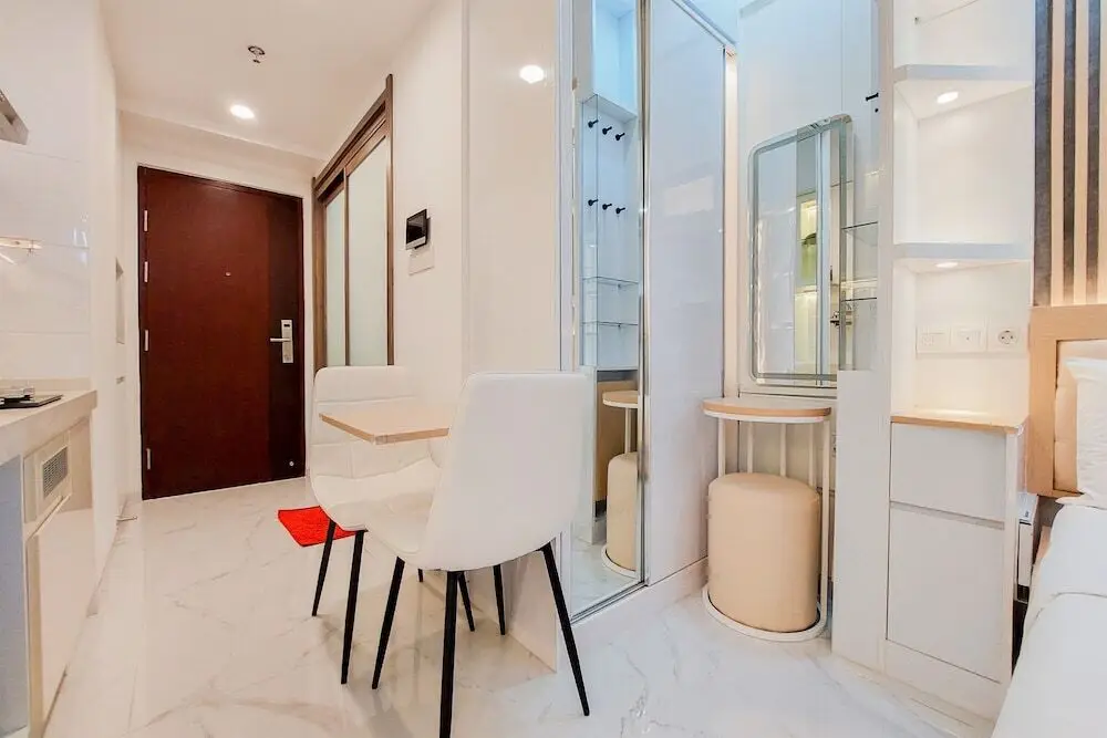 Legok: High Floor And Cozy Studio Room At Sky House Bsd Apartment