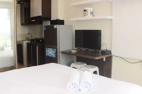 Nice And Elegant Studio Apartment At Mustika Golf Residence — фото 1