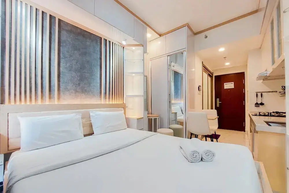 Legok: High Floor And Simply Look Studio At Sky House Bsd Apartment