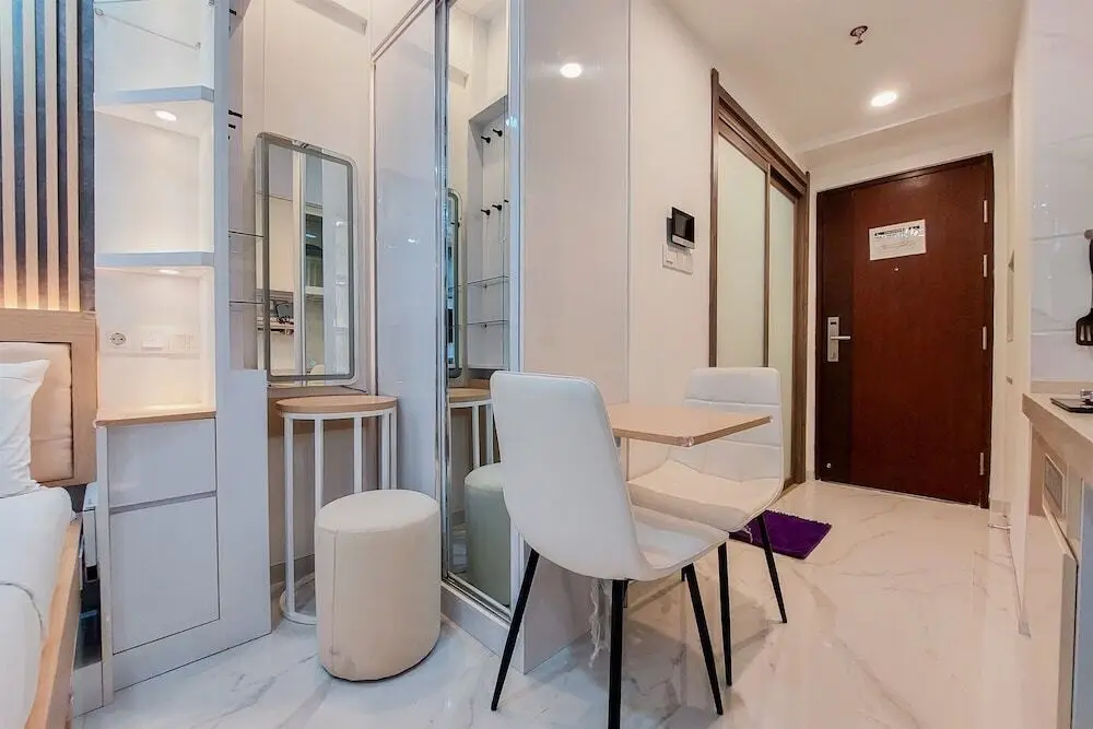 Legok: High Floor And Simply Look Studio At Sky House Bsd Apartment