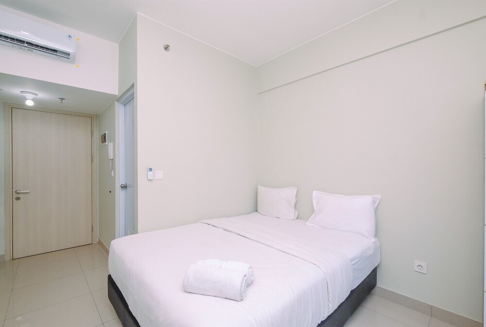 Бекаси: Best Choice And Warm Studio At Springlake Summarecon Bekasi Apartment