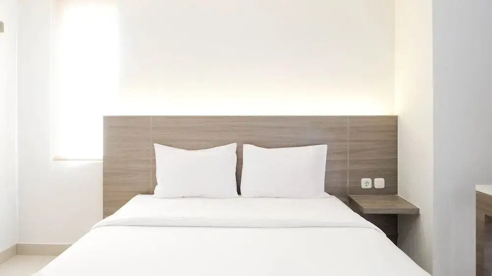 Сурабая: Cozy Living Studio At Taman Melati Surabaya Apartment