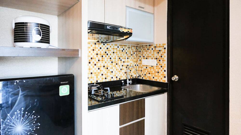 Сурабая: Best View And Cozy Living 2Br At Tamansari Papilio Apartment