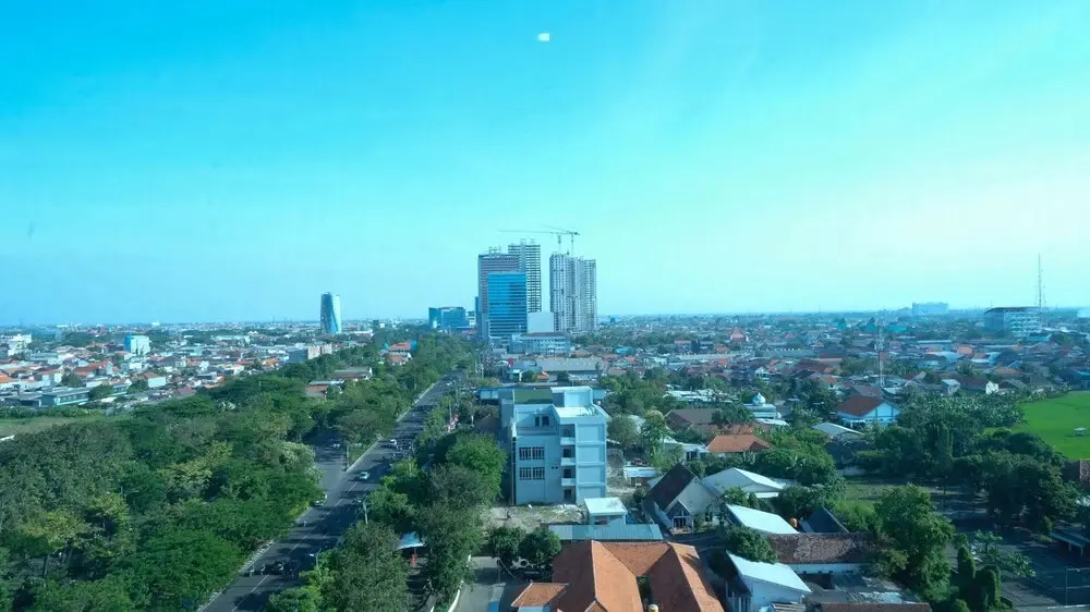 Сурабая: Best View And Cozy Living 2Br At Tamansari Papilio Apartment