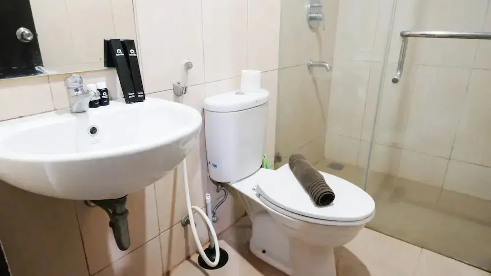 Сурабая: Best View And Cozy Living 2Br At Tamansari Papilio Apartment