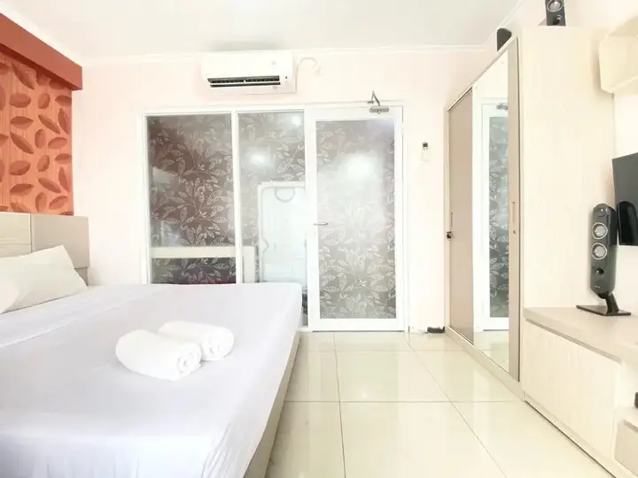 Бандунг: Comfy 1Br At Gateway Pasteur Apartment