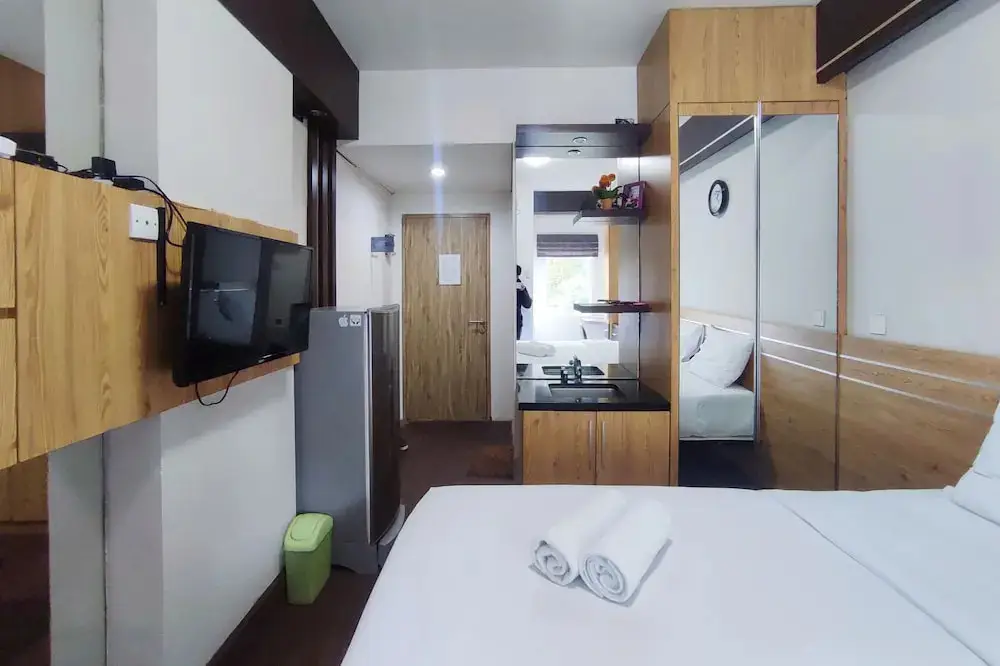 Семаранг: Cozy Studio (No Kitchen) At Candiland Apartment
