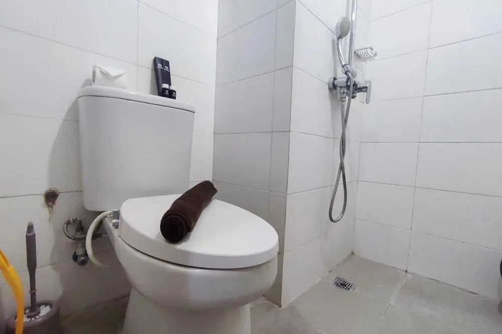 Семаранг: Cozy Studio (No Kitchen) At Candiland Apartment