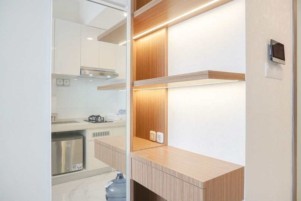 Legok: Comfy And Warm Studio Room At Sky House Bsd Apartment