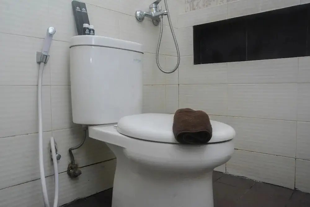 Джакарта: Minimalist And Warm 2Br At Bassura City Apartment