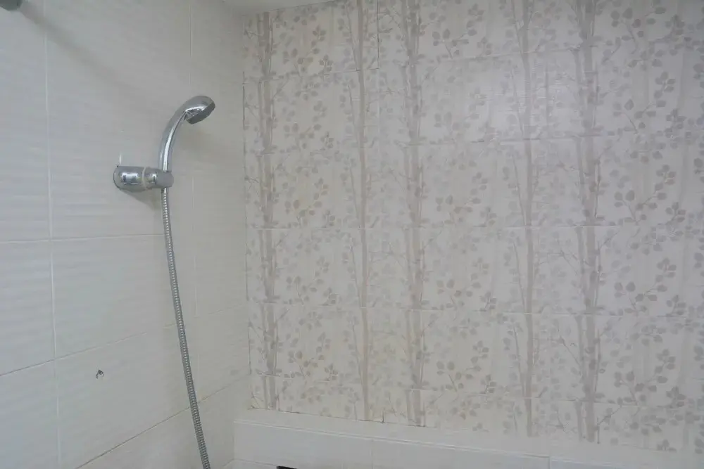 Джакарта: Minimalist And Warm 2Br At Bassura City Apartment