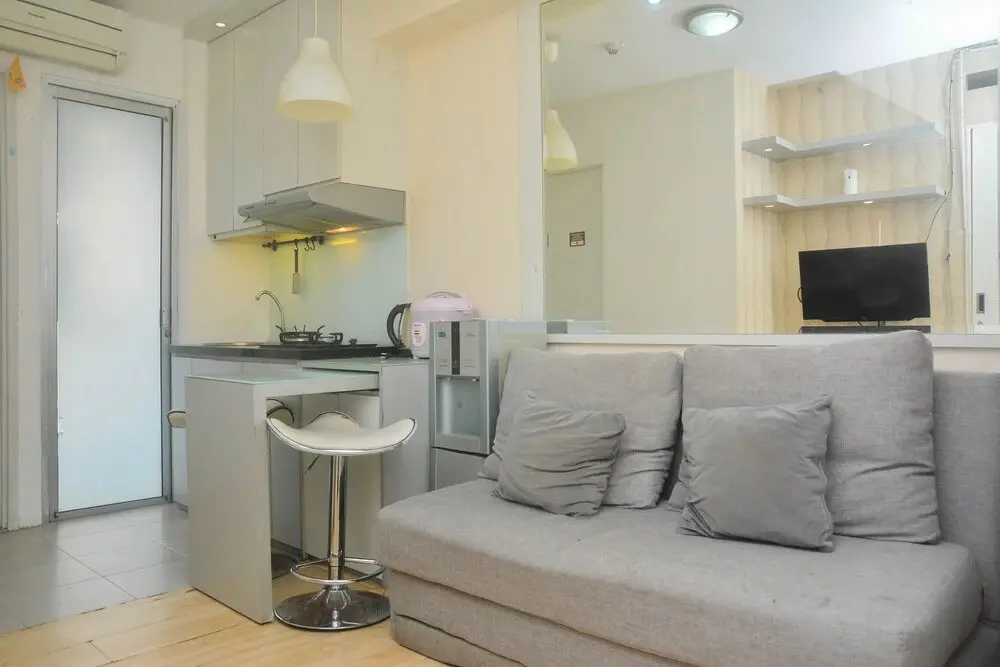Джакарта: Minimalist And Warm 2Br At Bassura City Apartment