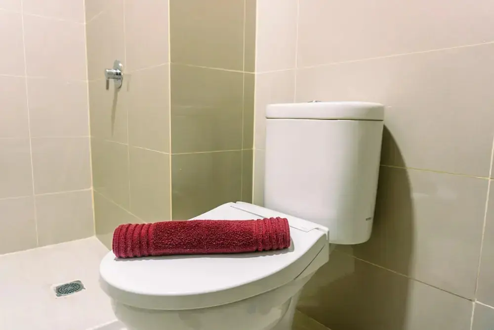 Legok: Strategic Studio Apartment At B Residence Near Campus