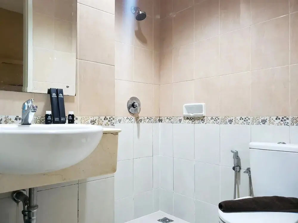 Джакарта: Minimalist And Comfy 1Br At The Boulevard Apartment
