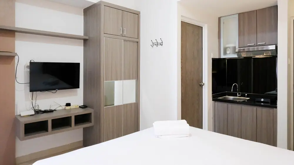 Сурабая: Good Deals And Cozy Stay Studio At Taman Melati Surabaya Apartment