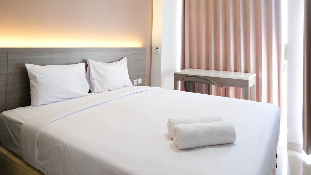 Сурабая: Good Deals And Cozy Stay Studio At Taman Melati Surabaya Apartment