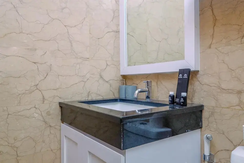 Джакарта: Elegant And Nice 2Br At L'Avenue Pancoran Apartment