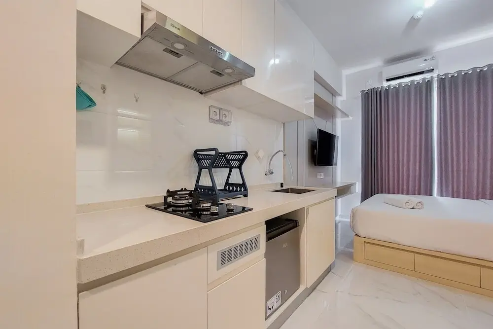 Legok: Warm And Comfortable Studio Room At Sky House Bsd Apartment