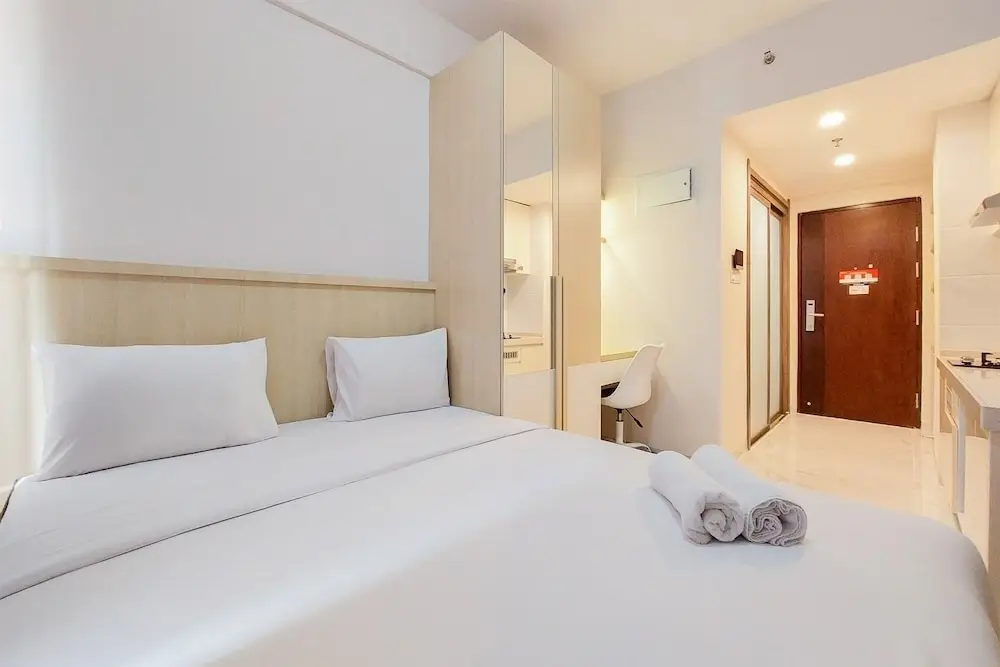 Legok: Warm And Comfortable Studio Room At Sky House Bsd Apartment