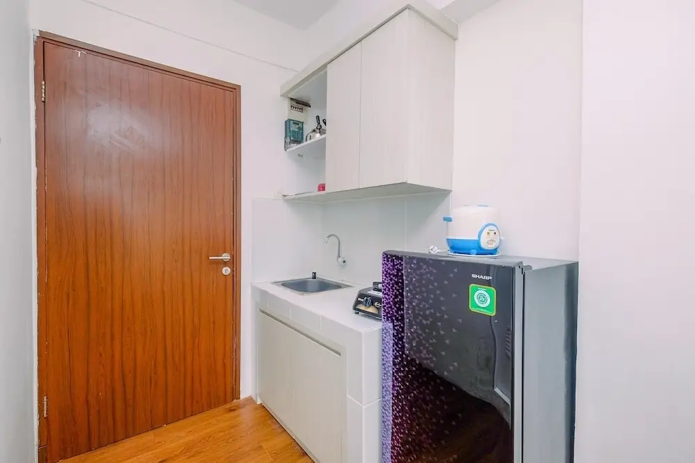 Читарингул: Comfort And Enjoy Living Studio Room At Gunung Putri Square Apartment