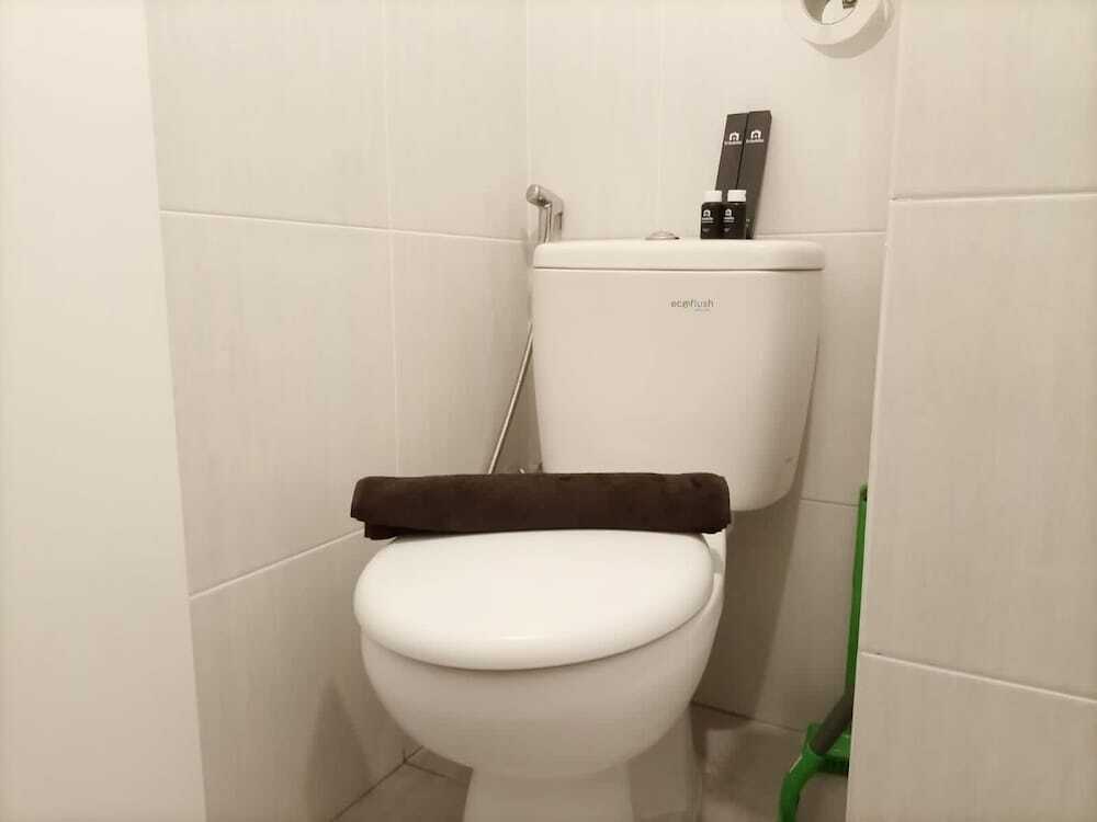 Джокьякарта: Comfortable And Tidy Studio At Barsa City Apartment