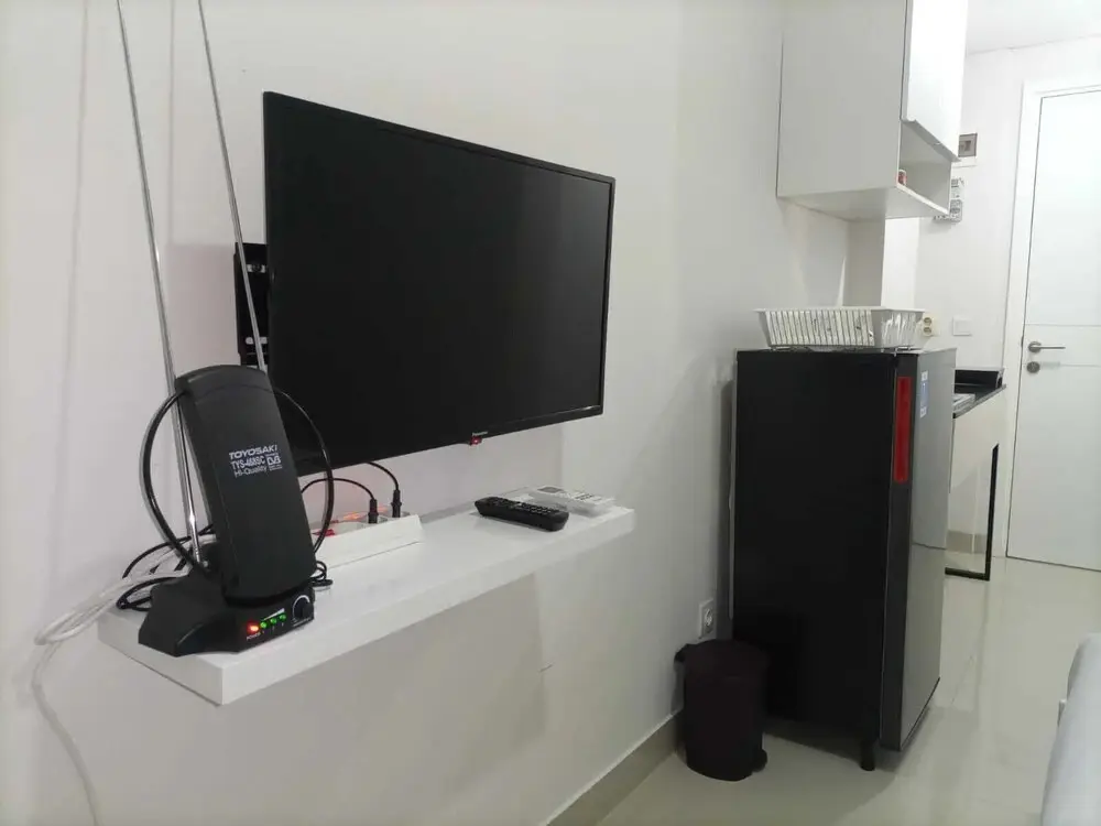 Джокьякарта: Comfortable And Tidy Studio At Barsa City Apartment