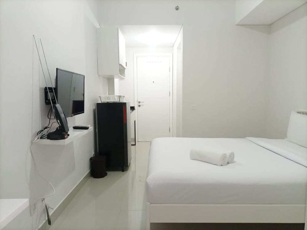 Джокьякарта: Comfortable And Tidy Studio At Barsa City Apartment