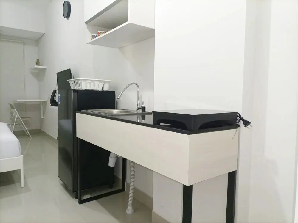 Джокьякарта: Comfortable And Tidy Studio At Barsa City Apartment