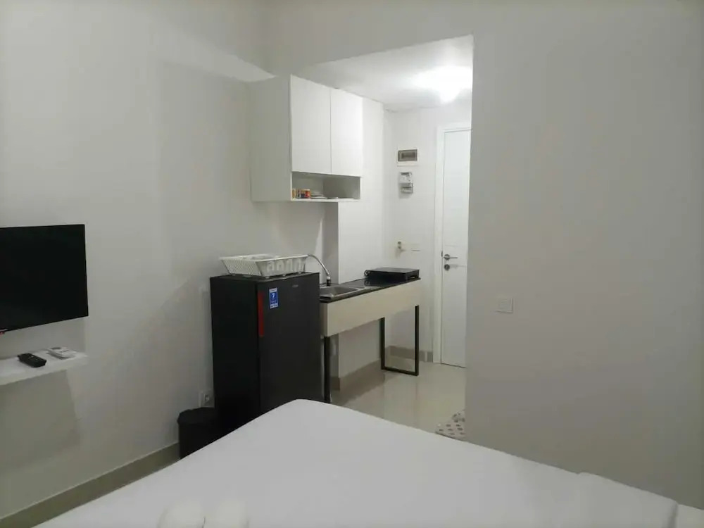 Джокьякарта: Comfortable And Tidy Studio At Barsa City Apartment