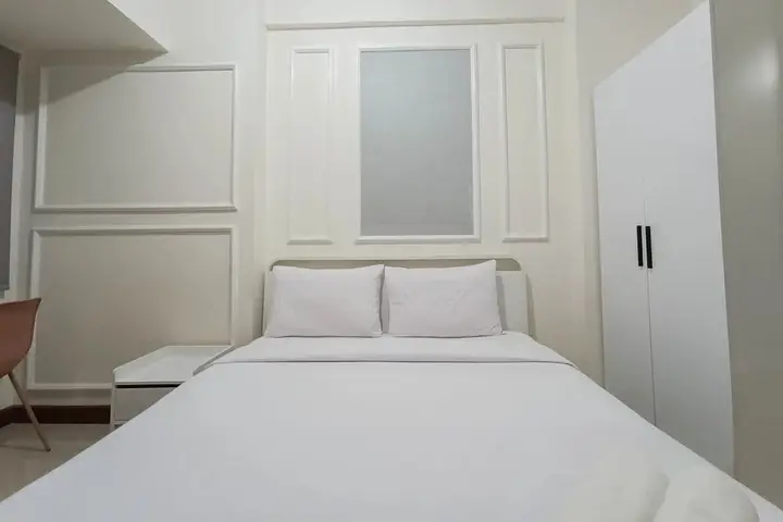 Макассар: White And Cozy Studio At Vida View Makassar Apartment