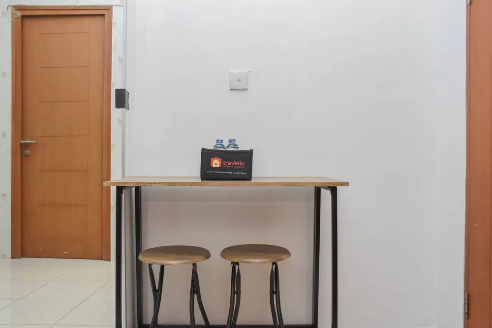 Джакарта: Nice And Homey 1Br At Maple Park Sunter Apartment