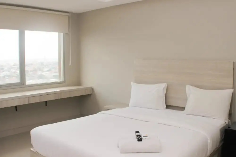Бекаси: Cozy Studio At Gateway Park Lrt City Bekasi Apartment