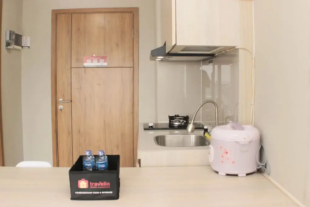 Бекаси: Cozy Studio At Gateway Park Lrt City Bekasi Apartment
