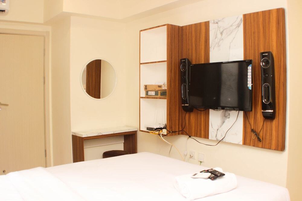 Сибату: Fully Furnished And Tidy Studio At Meikarta Apartment