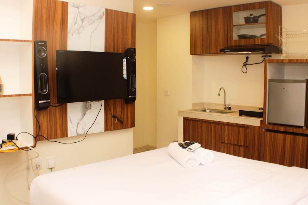 Сибату: Fully Furnished And Tidy Studio At Meikarta Apartment