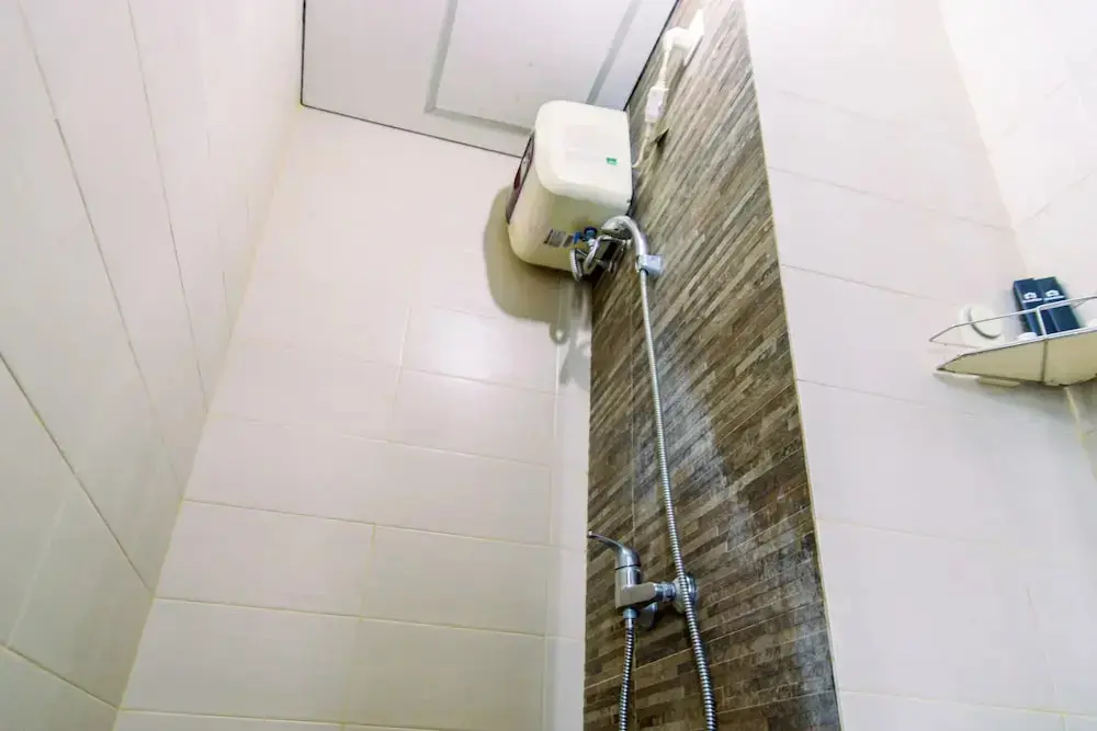 Джакарта: Stunning and Comfy 2BR (No Kitchen) at Sky Terrace Apartment