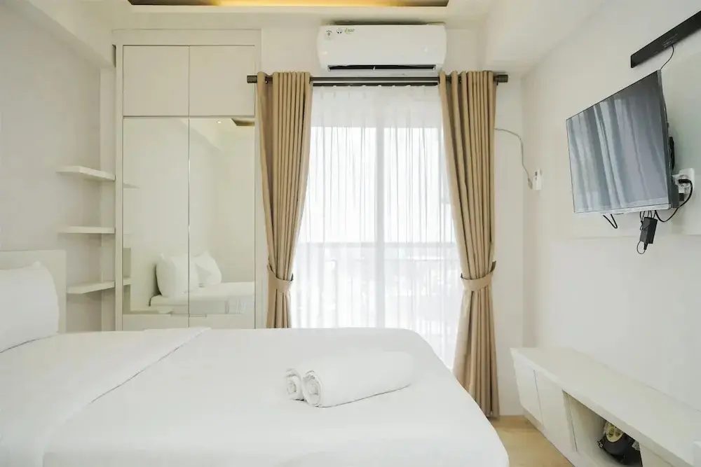 Южный Тангеранг: Cozy And Minimalist Studio At Serpong Greenview Apartment