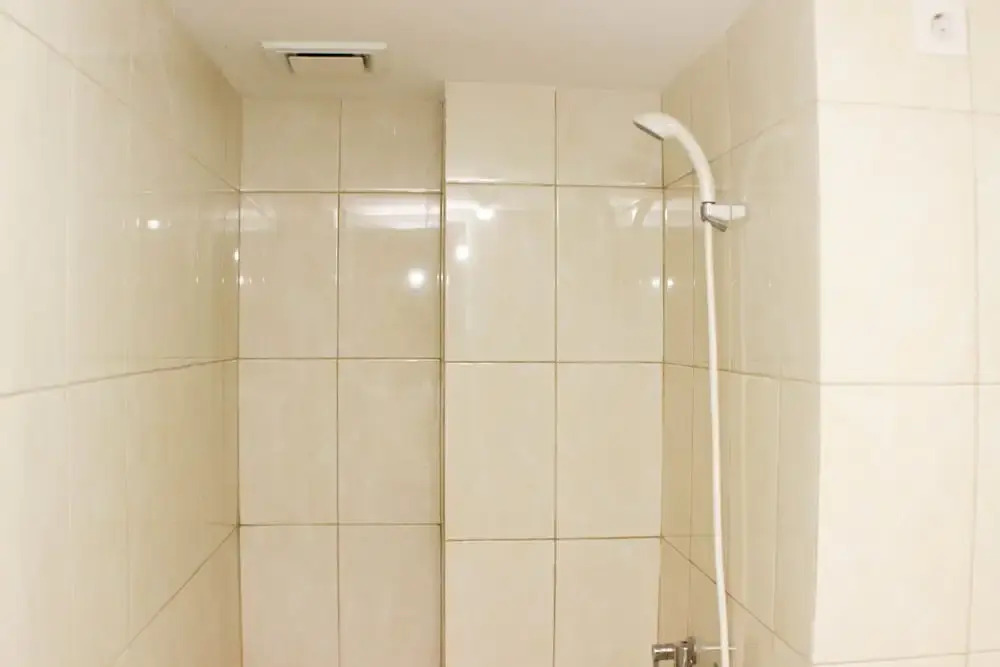 Бекаси: Warm And Tranquil 2Br At Springlake Summarecon Bekasi Apartment