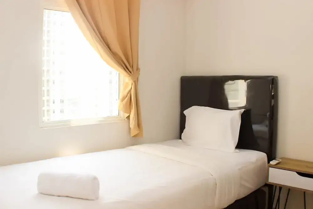 Бекаси: Warm And Tranquil 2Br At Springlake Summarecon Bekasi Apartment