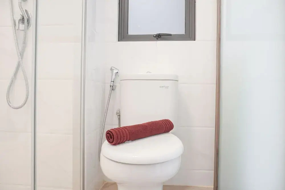 Legok: Homey And High Floor 2Br At Sky House Bsd Apartment