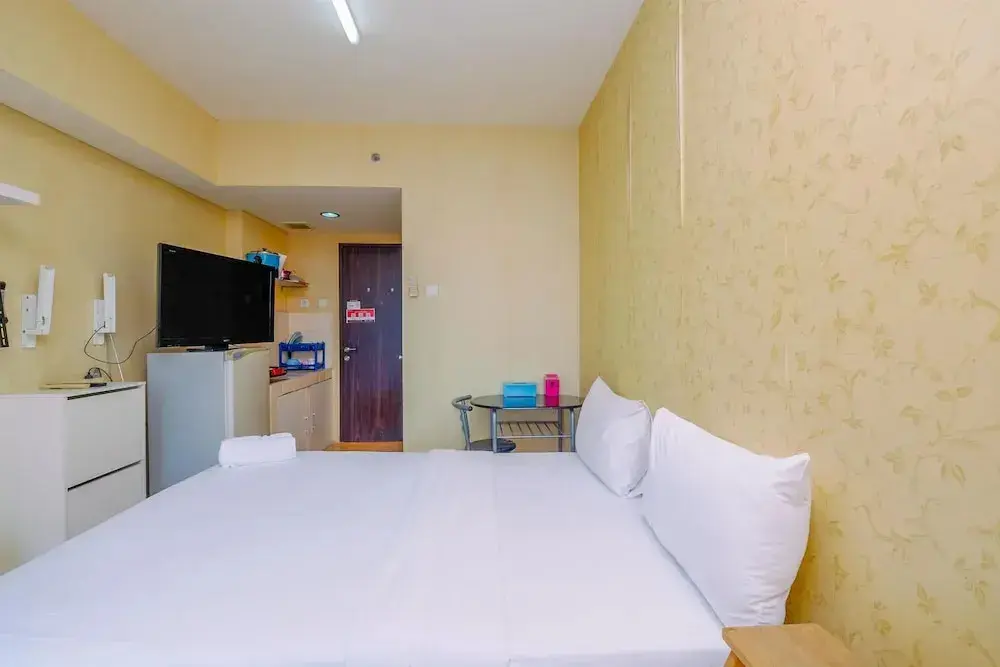 Южный Тангеранг: Comfort And Tidy Studio Apartment Serpong Greenview