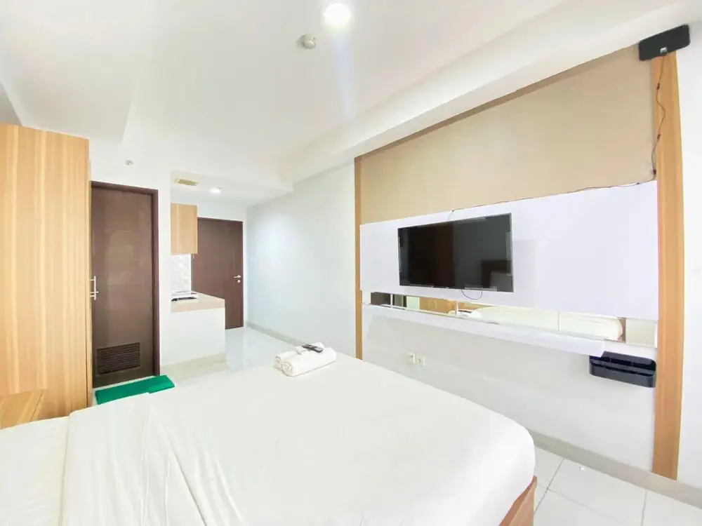 Бандунг: Cozy And Spacious Studio Room At Mekarwangi Square Apartment