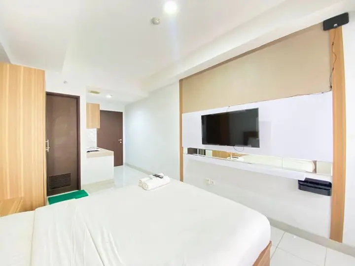 Бандунг: Cozy And Spacious Studio Room At Mekarwangi Square Apartment